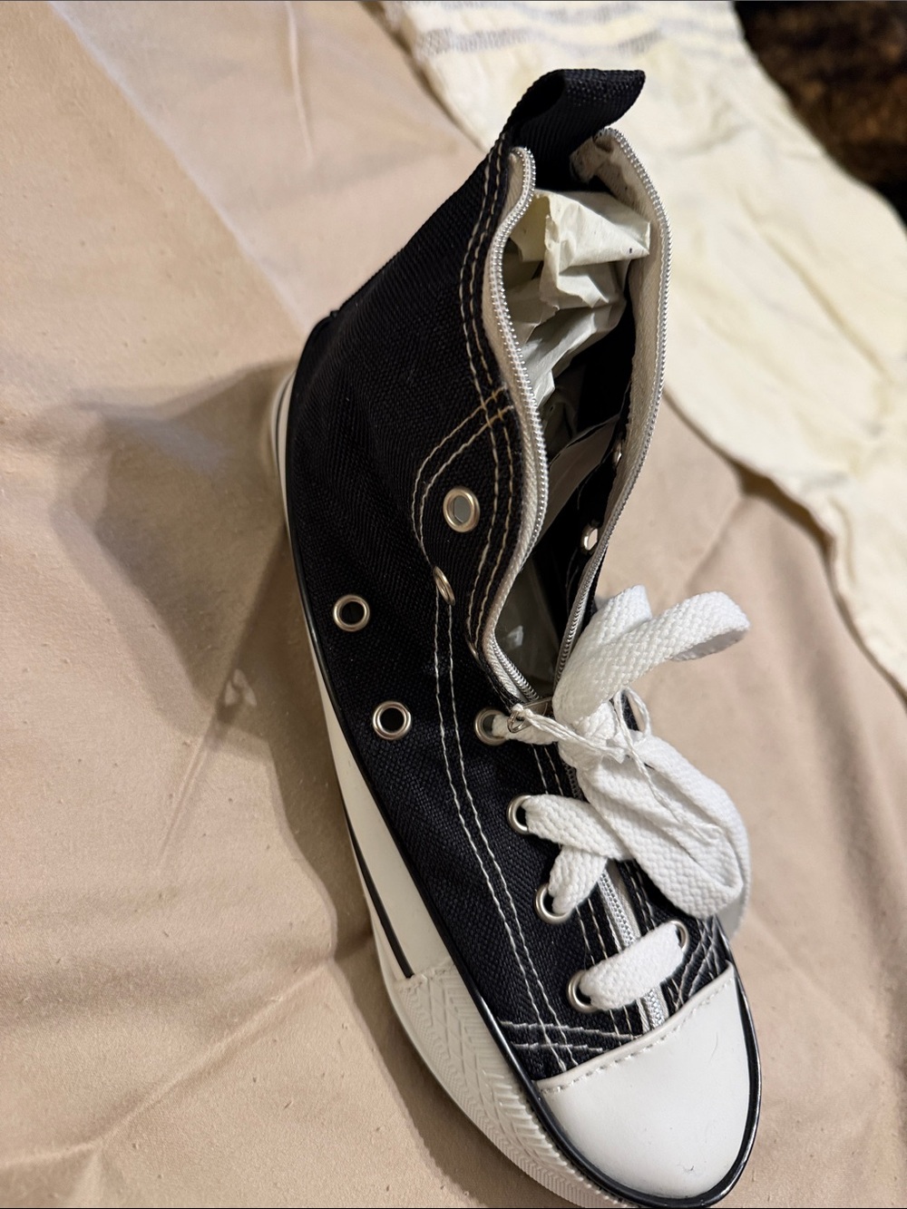 Sneaker wallet